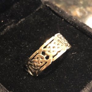 Beautiful, Intricate CelticGold Band